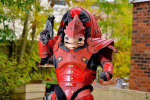 Lee dressed as Wrex
