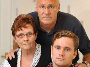 Supporting image for story: Murder suspect Luke Walker back home for first time in two years