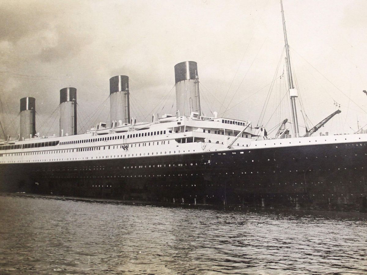 Titanic couple’s gold pocket watch could sell for £800,000 at auction Titanic couple’s gold pocket watch could sell for £800,000 at auction