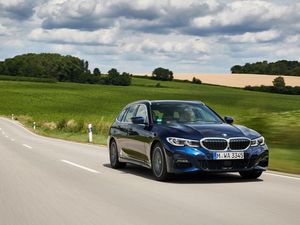 Supporting image for story: First Drive: The new BMW 330d Touring – all the car you could ever need?