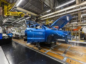 Supporting image for story: Renault could build cars at Nissan’s Sunderland factory in the future
