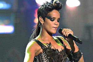 Supporting image for story: Facebook favourite Rihanna is on way