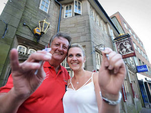 Supporting image for story: Eric Bristow on target in the Black Country to raise charity cash