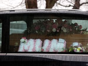 Supporting image for story: Tributes paid to ‘beautiful angel’ Karen Cummings at funeral