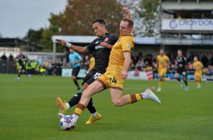  Douglas James-Taylor 