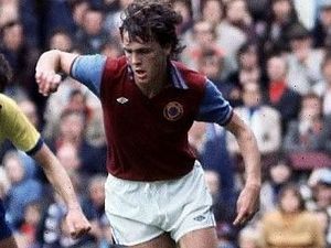 Supporting image for story: Former Villa and West Brom striker John Deehan battling dementia