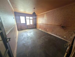 The home requires a full refurbishment. Picture: Rightmove/D B Roberts & Partners.
