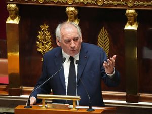 Supporting image for story: France’s prime minister pleads for support to reduce debts ahead of key vote
