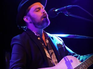 Supporting image for story: Gaz Coombes, Newhampton Arts Centre, Wolverhampton – review with pictures