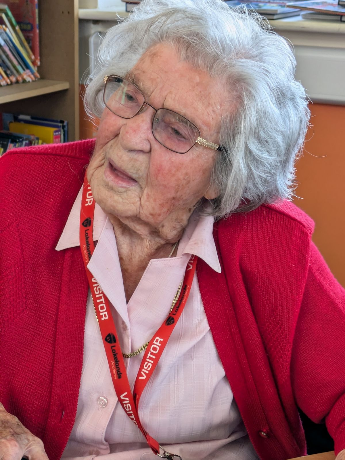 Students meet veterans to talk about the war