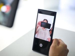 Supporting image for story: Oppo debuts under-screen smartphone camera technology