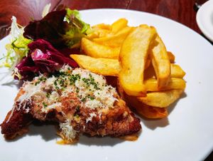 Supporting image for story: Food review: Pride restored at historic Ludlow inn that's been welcoming guests for centuries