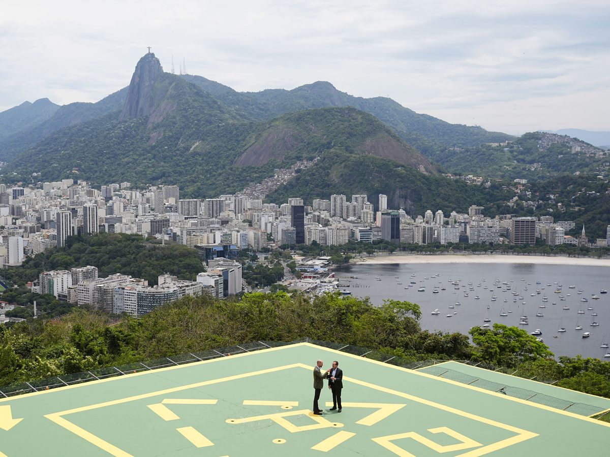 William given keys to the city in Rio de Janiero welcome ceremony William given keys to the city in Rio de Janiero welcome ceremony