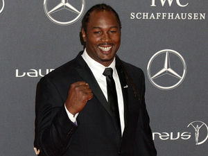 Supporting image for story: Heavyweight champ Lennox Lewis heading to Cannock