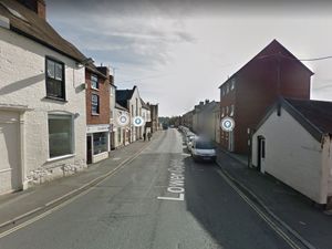 Supporting image for story: Police looking for would-be attacker who challenged man to fight while out with wife