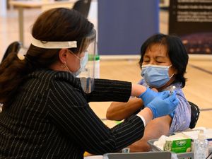 Supporting image for story: Canada administers first doses of Covid-19 vaccine