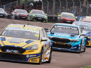 Supporting image for story: Two in two thrusts Dan into BTCC title contention