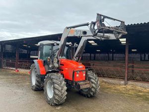 Supporting image for story: Tractors and machinery being sold following retirement of farmer brothers