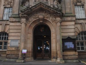 Supporting image for story: Worry that black and mixed heritage children are overrepresented in courts