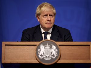 Supporting image for story: PM warned UK at ‘pivot point’ over Covid