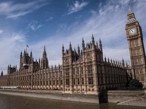 Supporting image for story: We've been put in impossible position over pay rise, say MPs