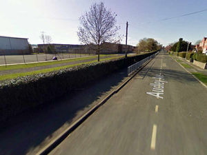 Supporting image for story: Man tries to drag Newport school pupil into car