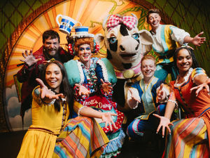 Supporting image for story: Curtain up as this year's panto cast revealed at Shrewsbury's Theatre Severn 