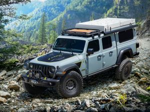 Supporting image for story: Jeep releases adventure-ready Gladiator Farout concept