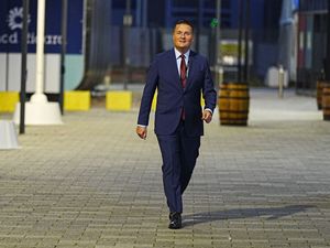 Supporting image for story: Streeting urges apology over NHS claim first-cousin marriage has ‘advantages’