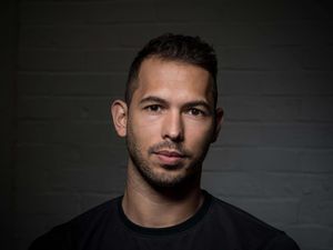 Supporting image for story: PM urged to extradite Andrew Tate to UK as he travels to Dubai for boxing match