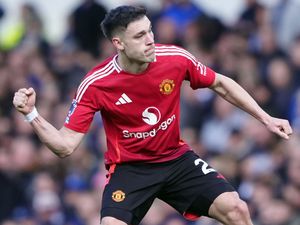 Supporting image for story: Manchester United turn around ’embarrassing’ display to snatch draw at Everton