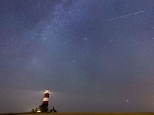 Supporting image for story: Ursid meteor shower to light up the night sky
