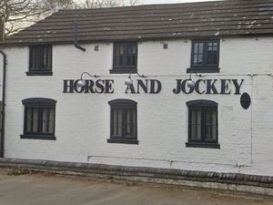 Supporting image for story: Family's 'thank you' message to customers as Wem pub closes doors 