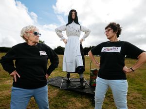 Supporting image for story: 12ft boatwoman 'Sarah' starts in weekend activities on Ellesmere canal