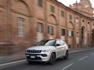 Supporting image for story: First Drive: Is the Jeep Compass e-Hybrid an electrified crossover worth choosing?