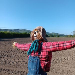 Wonky Bob! the local scarecrow looking for some friends!