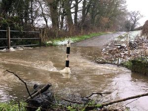 Supporting image for story: Flood alerts for Shropshire and Mid Wales after Easter snow and rain