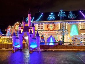 Supporting image for story: 15 nostalgic pictures of the famous Christmas lights at village pub near Dudley which has closed for the final time