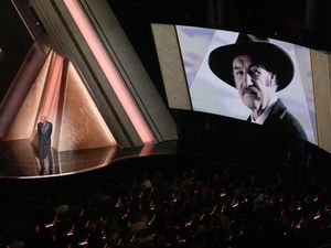 Supporting image for story: Morgan Freeman leads tribute to Gene Hackman at the Oscars