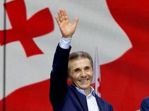 Supporting image for story: Georgian opposition disputes election result which could decide EU path