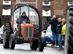 Supporting image for story: Vintage trip for old tractors in Bridgnorth fundraiser - with video and pictures