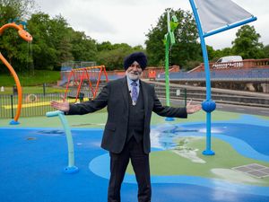 Supporting image for story: Popular Wolverhampton water play areas reopen after passing safety checks