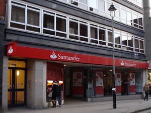 Supporting image for story: Warning to Santander bank customers over online scams