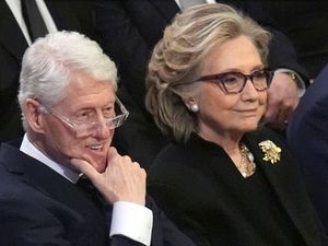 Supporting image for story: Clintons face contempt charges after refusing to give evidence in Epstein probe