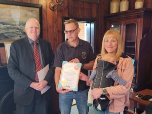 Supporting image for story: Pub of the year award presented to Sedgley's Beacon Hotel