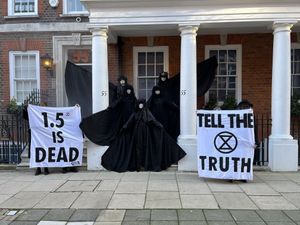 Supporting image for story: Extinction Rebellion protest criticises inaction over 1.5C climate change target
