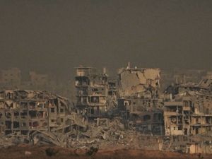 Supporting image for story: Israel and Hamas agree pause in Gaza war and release of hostages and prisoners