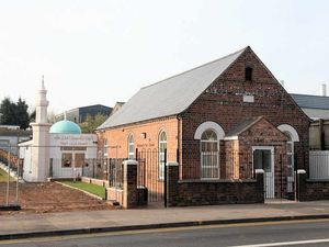 Supporting image for story: Wolverhampton Islamic group to stand in prayer vigil