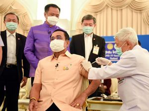 Supporting image for story: Thailand’s PM receives AstraZeneca jab as Asia mostly backs treatment