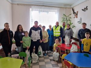 Supporting image for story: Duo prepare for emotional return to aid refugees in Ukraine